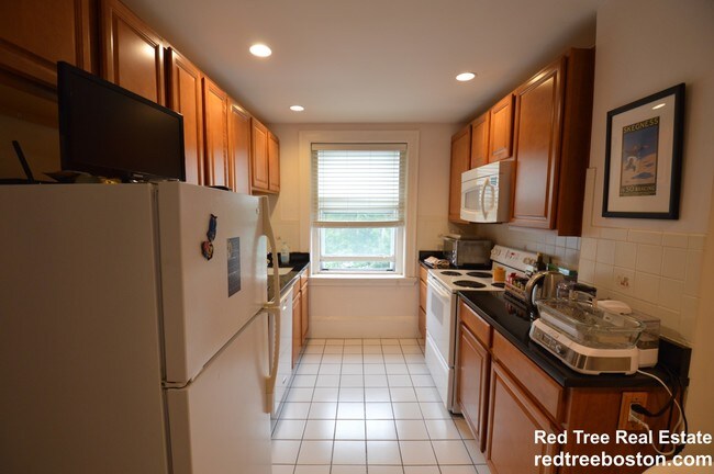 Photo - 1685 Beacon St Unit 2