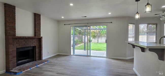 Photo - 112 Spinnaker Ct