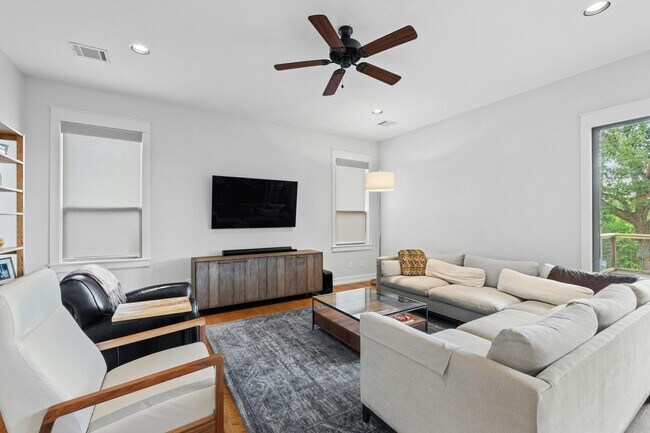 Photo - Beautiful 4-Bed Home in Highland Park West...