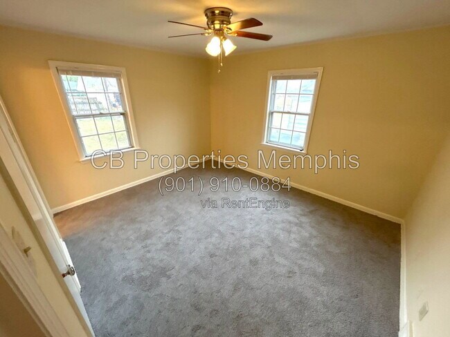 Photo - 3058 Robbiedon St
