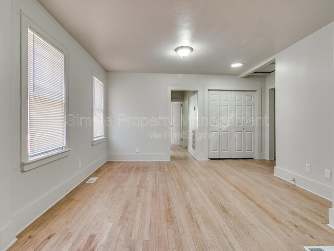 Photo - 943 East Dr