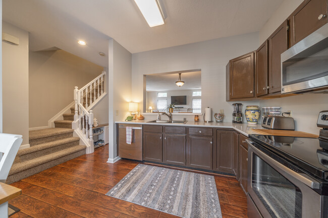 Photo - 836 Rossford Run Townhome