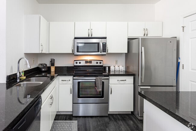 2HAB, 2BA - 1,093 ft² - Red Rox Villas