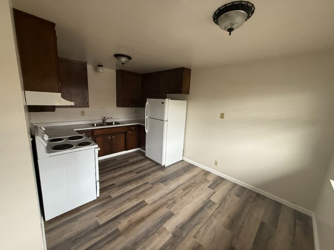 Photo - 1226 East St Unit 5