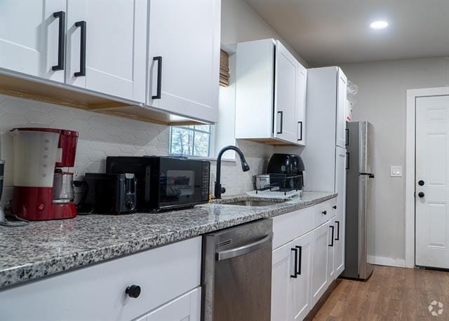 Building Photo - 1406 Morse St Rental