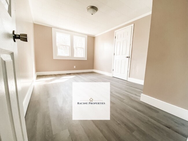 Photo - Charming Cottage Living in the Heart of Clinton