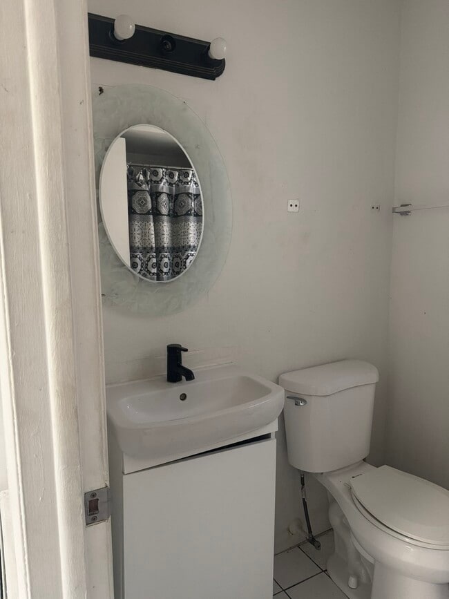 Photo - 8300 S Vernon Ave Unit 2E
