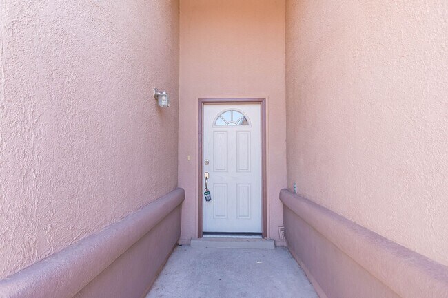 Photo - Lovely 3 bedroom 2 bath located in East El Paso!!