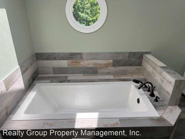 Photo - 5 br, 3 bath House - 25217 Woodfield Schoo...