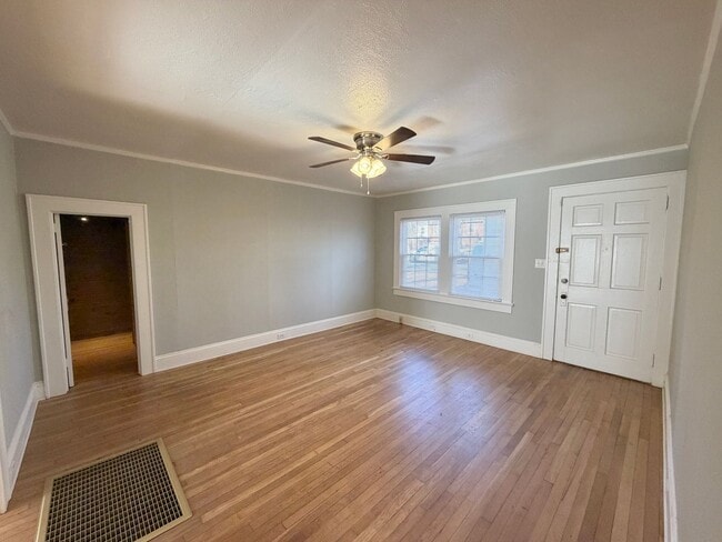 Photo - 820 Wood St Unidad WS820