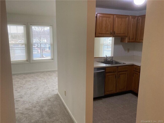 Photo - 79 Danbury Rd