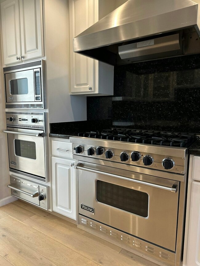 Photo - 621 Helen Ct