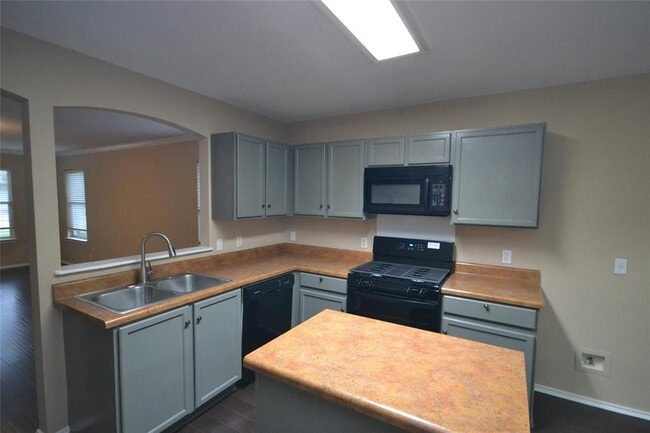 Photo - 2106 Hawksbury Way