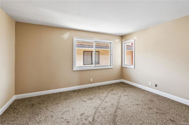 Building Photo - 2 Cedar Ridge Rental