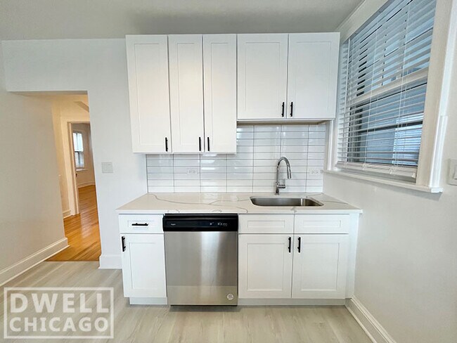 Photo - 5800 N Richmond St Unit 2