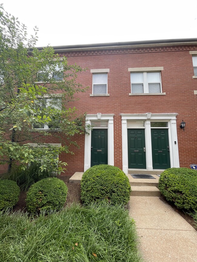 Building Photo - 4367 Laclede Ave Rental