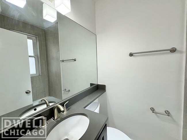 Photo - 511 W Belmont Ave Unit 32