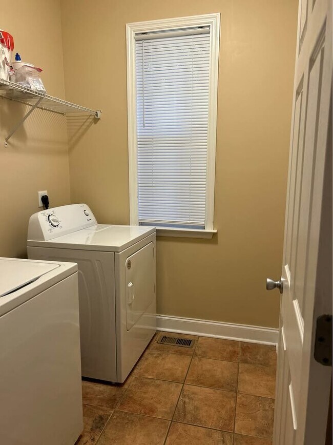 Photo - 1227 Holley St