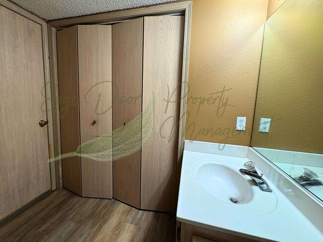 Photo - 505 NE 1st St Unit 505 -  D