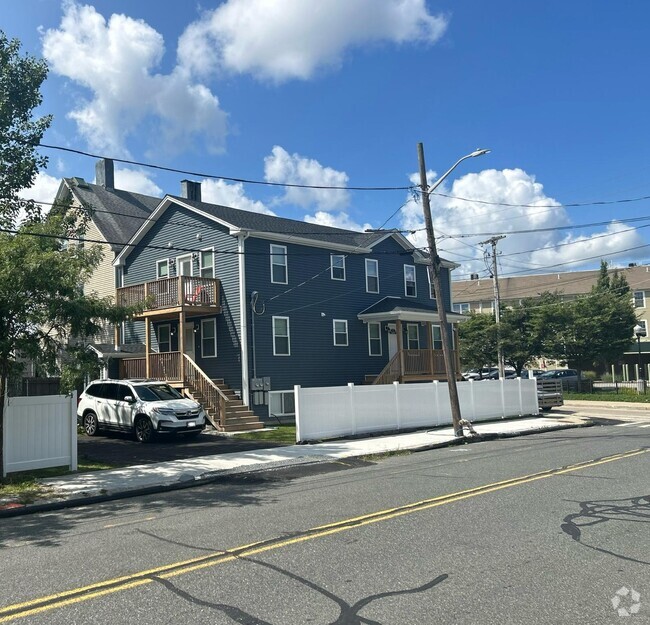 North East Facing - 472 Friendship St Unit Apt B - Second Floor
