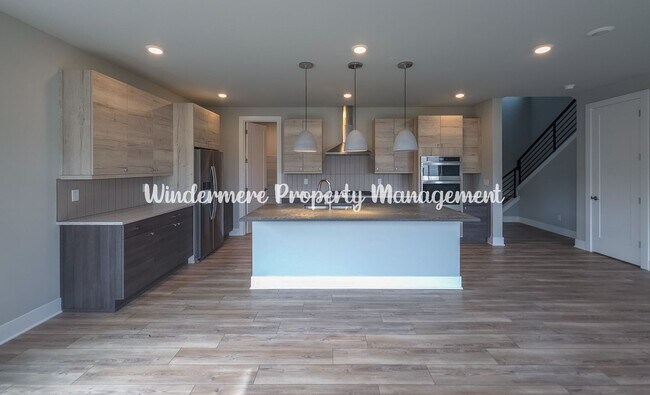 Photo - Stunning and spacious 5 bed in McCormick Village!