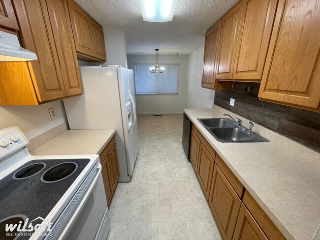 Photo - 1112-1114 W Freemont Ave Unit 1114