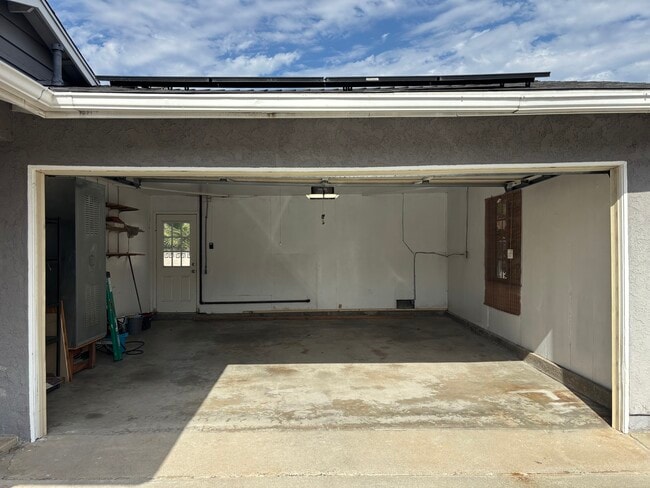 Photo - 677 Taft Ct