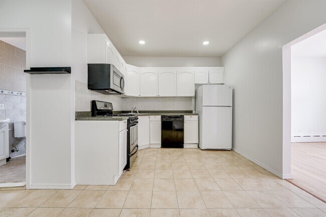 Photo - 497 Avenue A Unidad 4