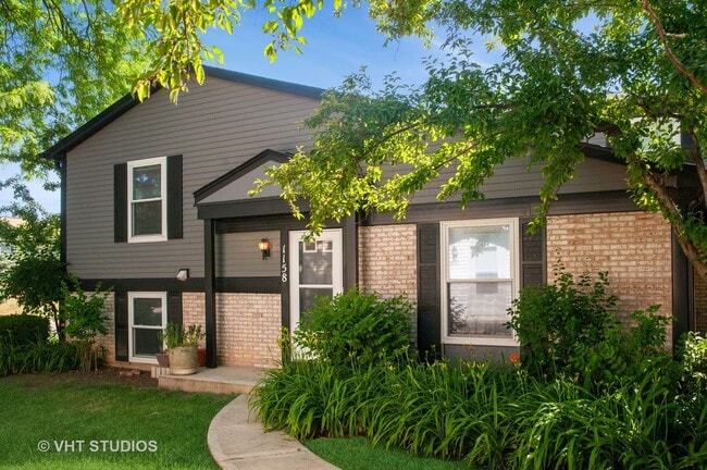Photo - 1158 Inverrary Ln Townhome