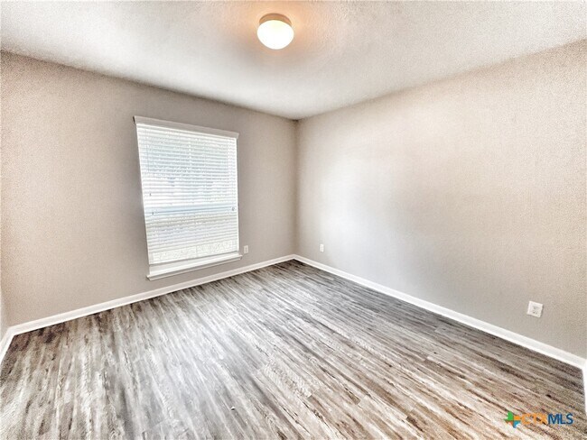 Photo - 761 Wolfeton Way Casa