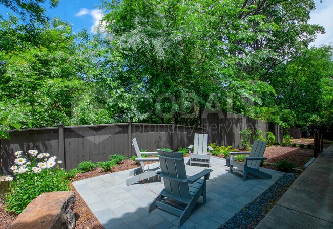 Photo - Ponce Court Apartments