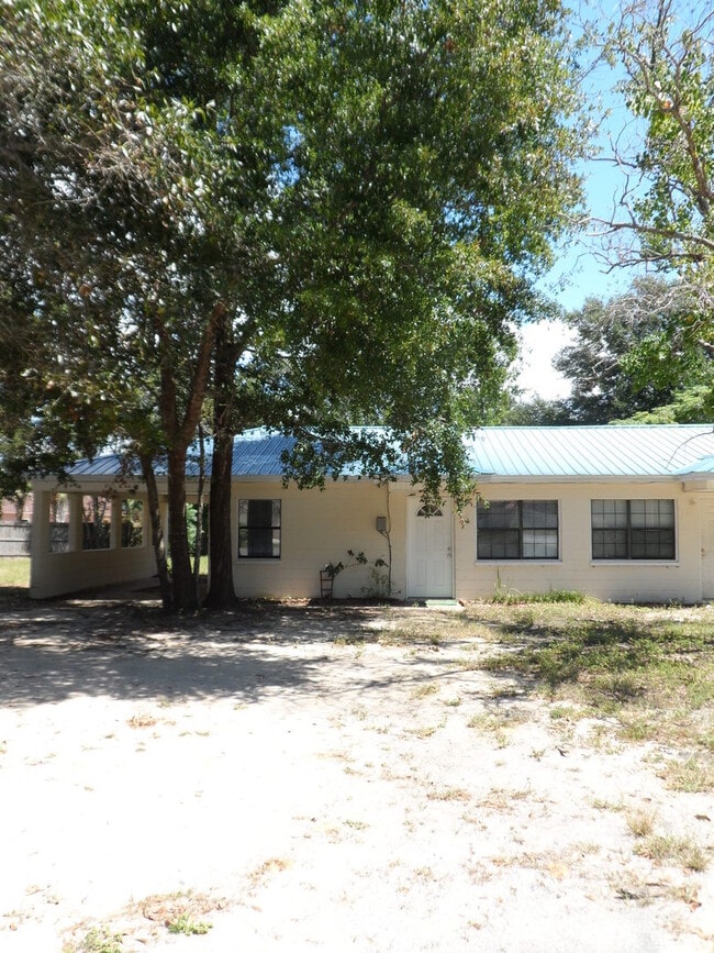 Building Photo - Great 2 bedroom Home in Fort Walton Beach