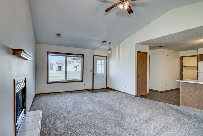 Photo - 13201 39th Ave N