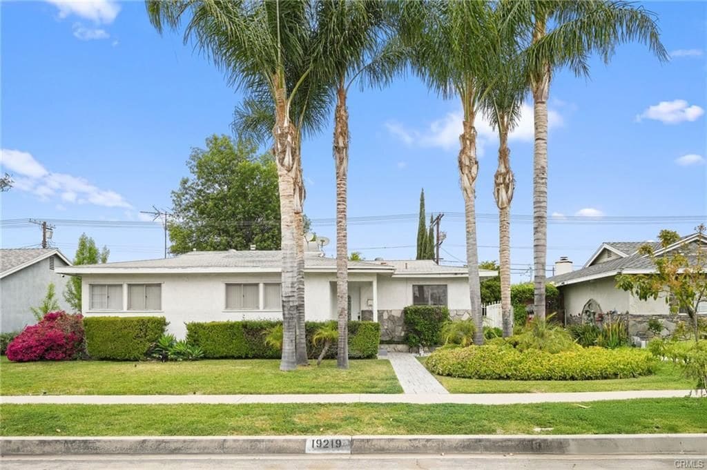 Photo - 19219 Friar St Casa