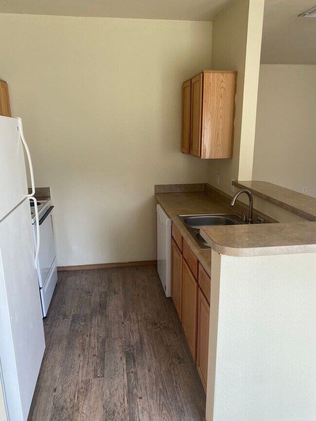 1000 Diamond Dr Unit 1403
