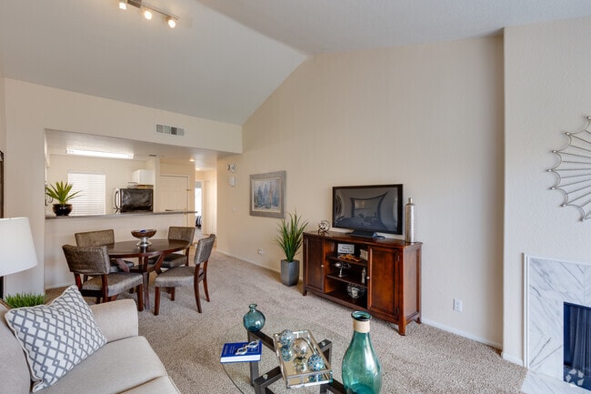 Laguna, 2 BR, 2 BA - 950 SF