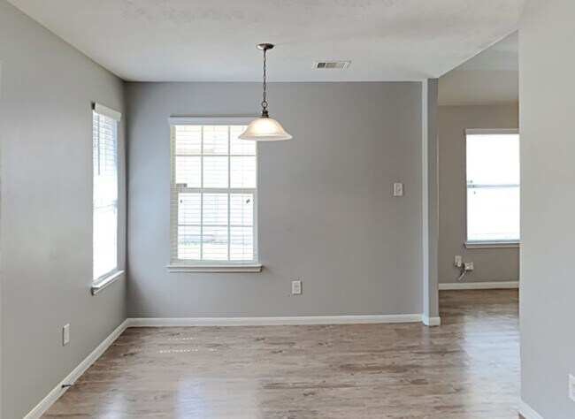 Photo - 19218 Sandelford Dr