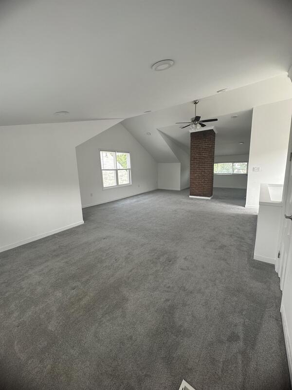 Photo - 1337 W 106th St Condominio