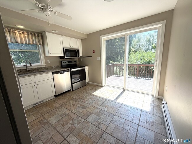 Photo - 129 E Main St Unit B