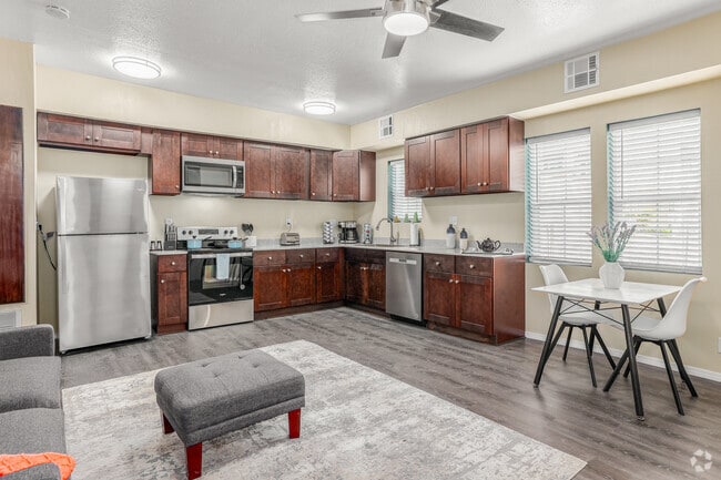 Traditional One Bedroom Apartment - 560SF - Kitchen