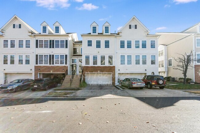Building Photo - 9875 Dochart Sound Ln
