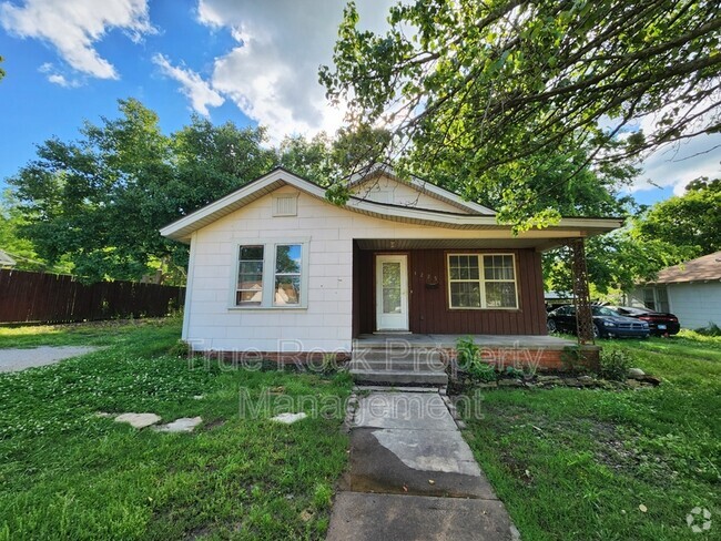 Building Photo - 1225 S Stockton Ave Rental