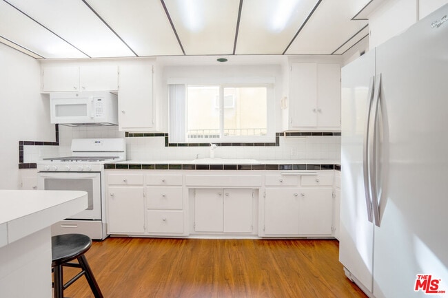 Building Photo - 446 S St Andrews Pl Unit 3