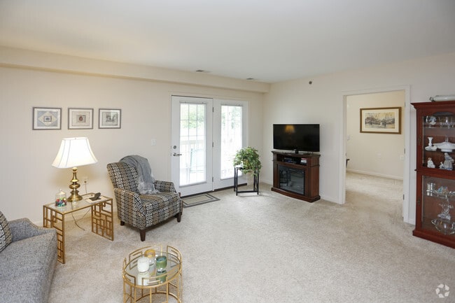 2BR, 1BA -865 SF