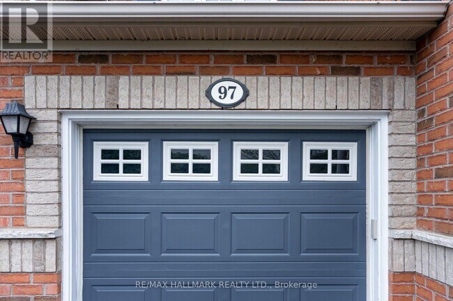 Photo - 97 Maple Ridge Crescent
