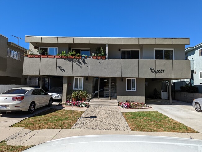Building Enterance - 3677 Jasmine Ave Rental