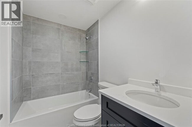 Photo - 247 Brock St Unité 101