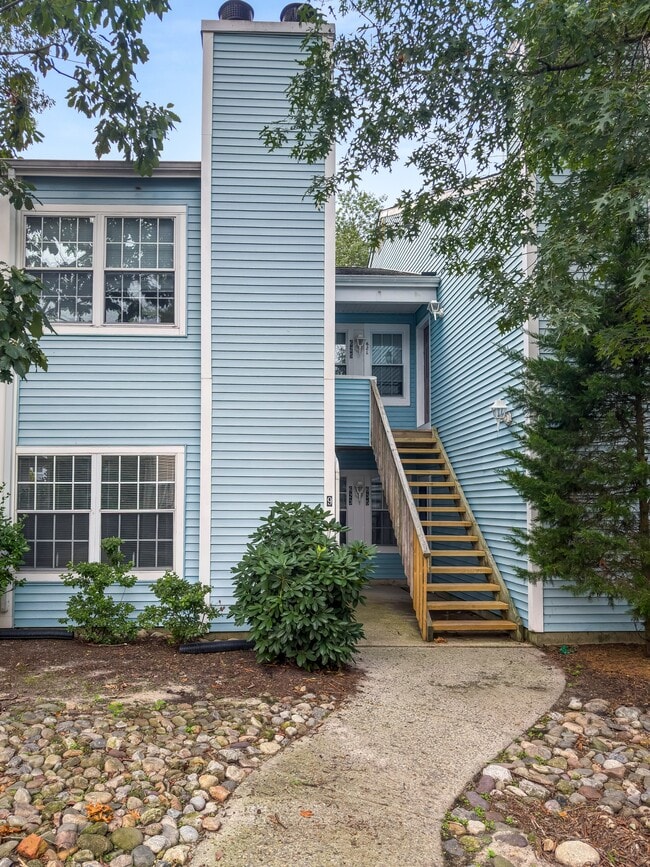 621 E Lake Front Cir