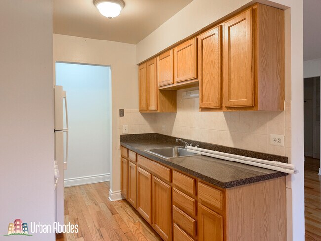 Photo - 516 W Aldine Ave Unit M04B