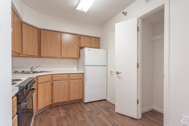 1BR,1BA,-665SF - Lexington Commons